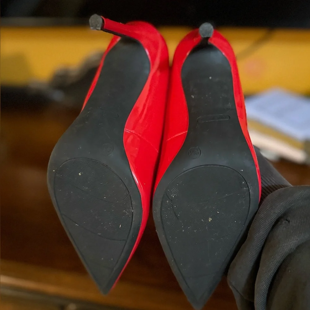 Women’s Nine West Red Pumps 8 1/2 - Picture 5 of 6